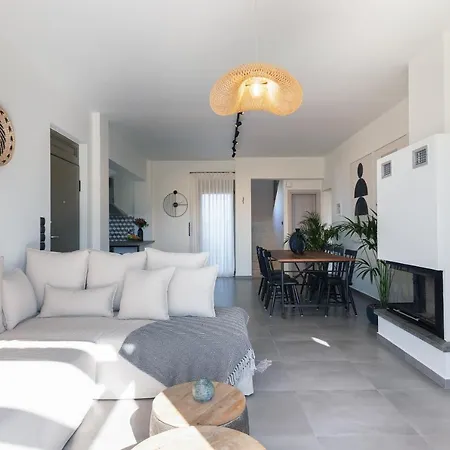 Elia Villa Maroulas